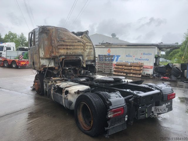Véhicule tracteur volume MAN TGX 18.500 Brandschaden