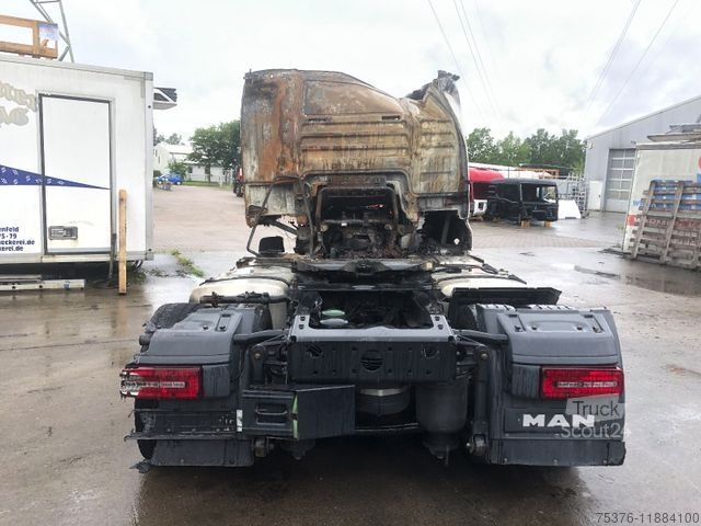 Véhicule tracteur volume MAN TGX 18.500 Brandschaden