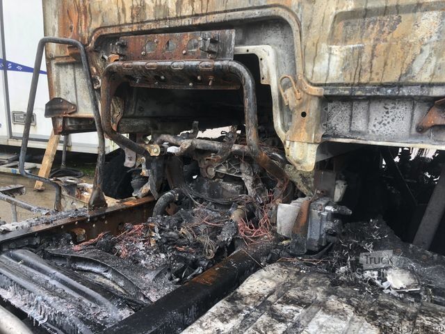 Véhicule tracteur volume MAN TGX 18.500 Brandschaden