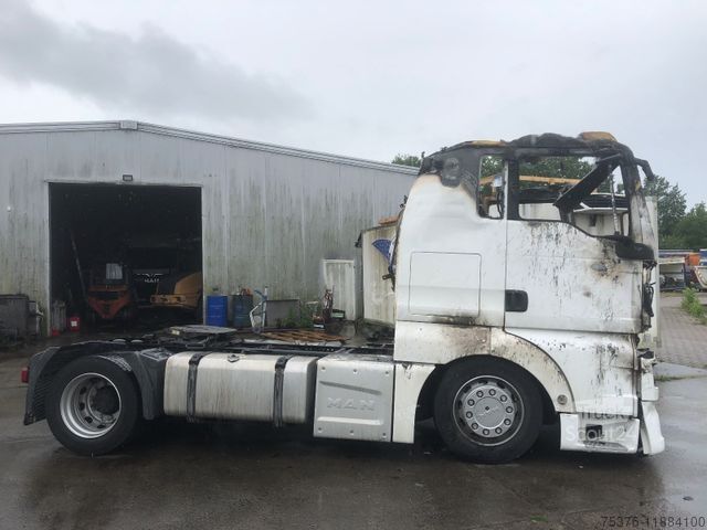 Véhicule tracteur volume MAN TGX 18.500 Brandschaden