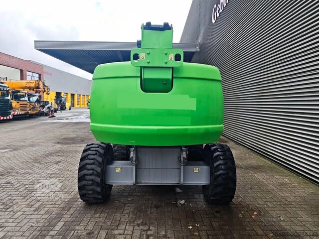 Teleskooppinen alusta JLG 660 SJ
