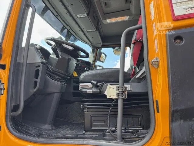 Camion-benne avec grue Renault C430 P8x4*4 TRIDEM + HMF KRAAN 1820K3 - REMOTE ...