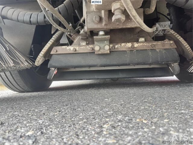 Gatvių valymo mašina Ravo 540 Sweeper.