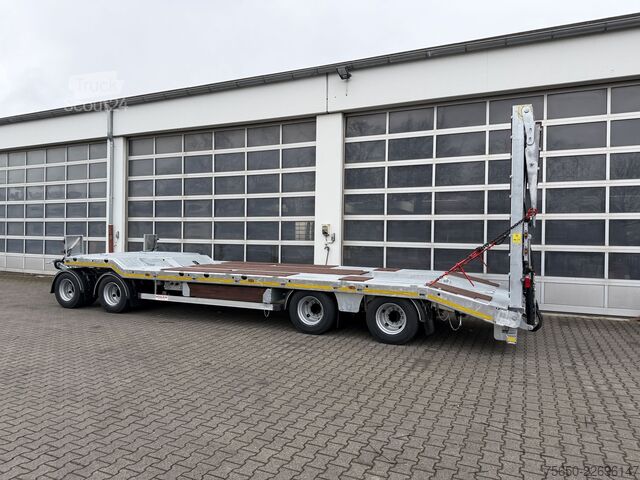 Dieplader oplegger Möslein T 4 VB H2  neuer 4 Achs Tieflader hydraulischen Rampen