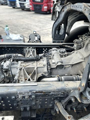 Шасси грузовика MERCEDES-BENZ Actros 2542 6x2