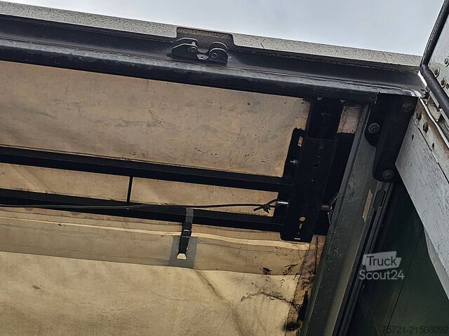 Przesuwne plandeki KRONE SD