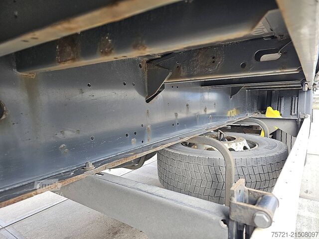 Przesuwne plandeki KRONE SD