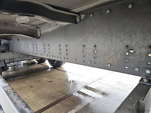 Sliding tarpaulins SCHMITZ SCB S3T TAILLIFT LBW KLEP