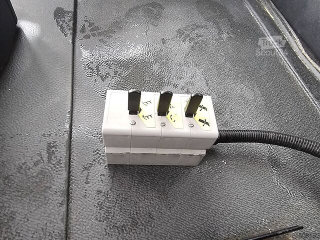 Benne MERCEDES-BENZ AROCS 3251