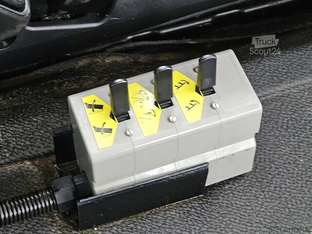 Benne MERCEDES-BENZ AROCS 3251