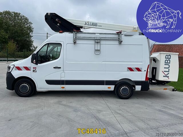 Renault Master 130.35 L2H2 com plataforma elevatória Renault Master 130.35 l2h2 nacelle