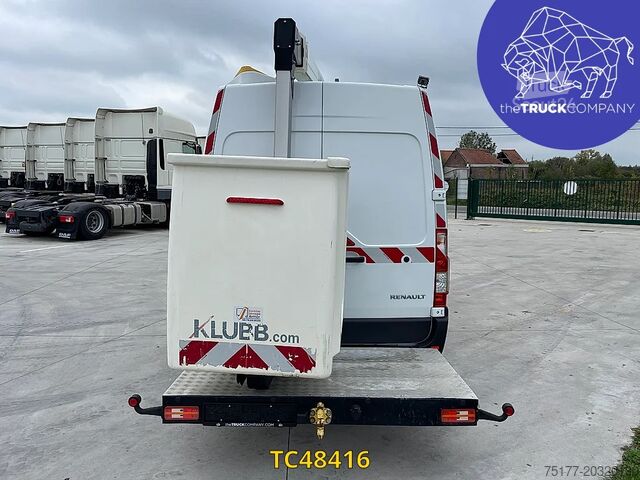 Renault Master 130.35 L2H2 com plataforma elevatória Renault Master 130.35 l2h2 nacelle