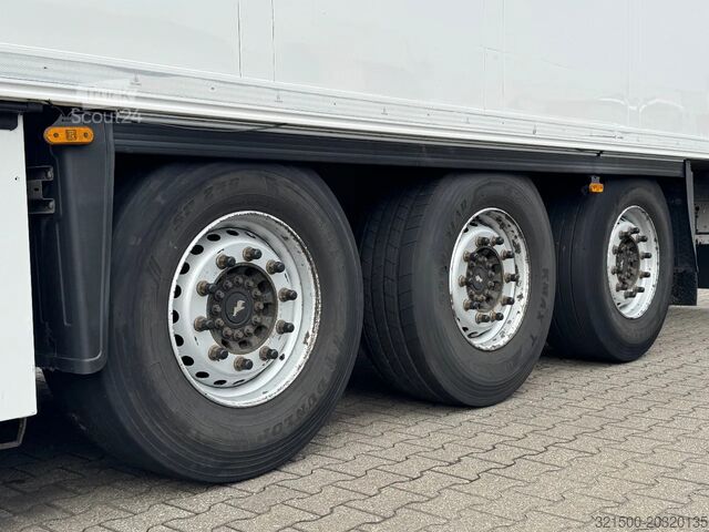 Chladírenská/mrazírenská přeprava Schmitz Cargobull Thermo King SLXe 200 / Disc Brakes / Flower Width