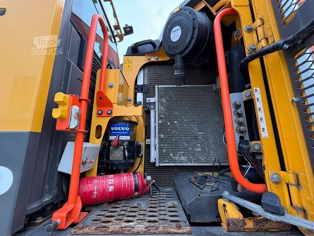 Hjulgrävare Volvo EWR 170 E TILTROTATOR / AC / CENTRAL LUBRICATION