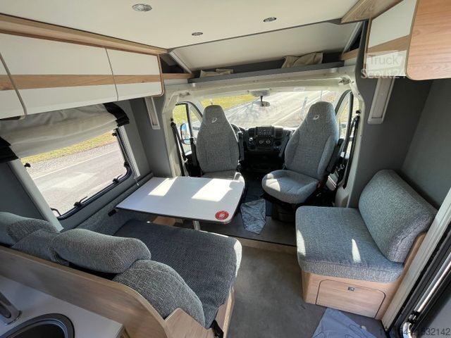 Semi-integrated camper DETHLEFFS Just T 7052 EB mit Hubbett,Fiat,Markise,RFK