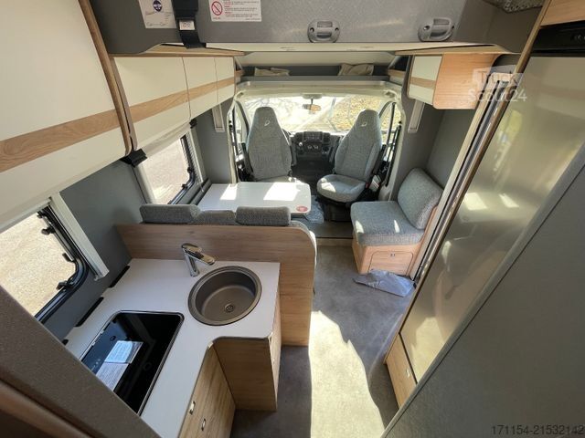 Semi-integrated camper DETHLEFFS Just T 7052 EB mit Hubbett,Fiat,Markise,RFK