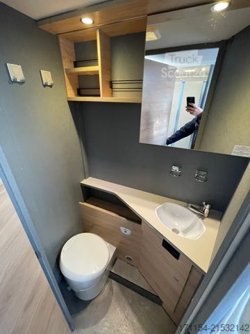 Semi-integrated camper DETHLEFFS Just T 7052 EB mit Hubbett,Fiat,Markise,RFK