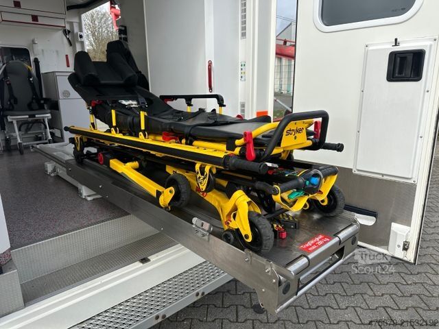 Feuerwehrfahrzeug MERCEDES-BENZ Sprinter 316 / RTW WAS Trage Liege