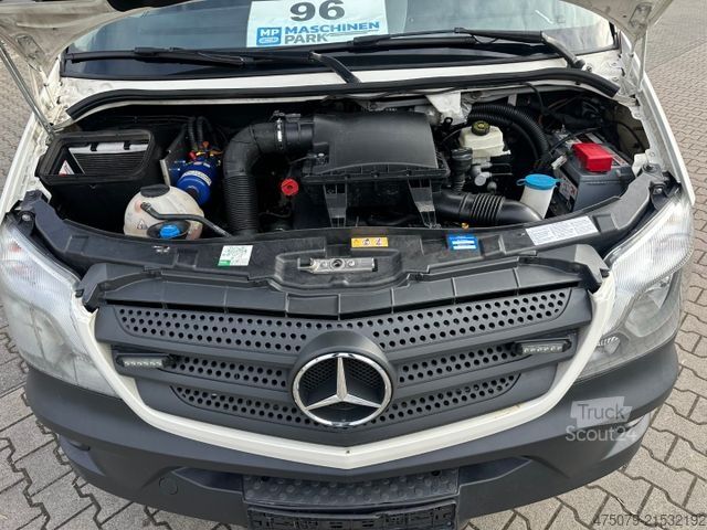 Feuerwehrfahrzeug MERCEDES-BENZ Sprinter 316 / RTW WAS Trage Liege