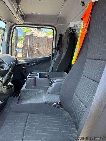 Ciężarówka z płaską platformą i plandeką Mercedes-Benz Atego 816