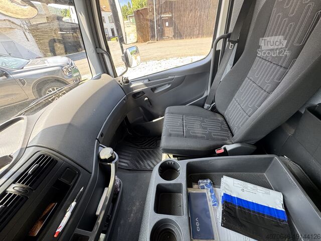 Ciężarówka z płaską platformą i plandeką Mercedes-Benz Atego 816