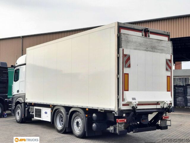 شاحنة مبردة MERCEDES-BENZ 2548 L ACTROS BIGSPACE Carrier Supra 900U LBW 2t
