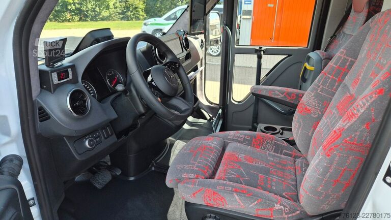 Minibus MERCEDES-BENZ 30 Sitzer Schul- Transferbus 519 Lagerfahrzeug