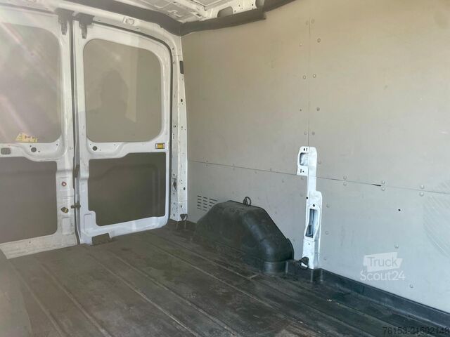 Yüksek tavanlı panelvan Ford Transit 350