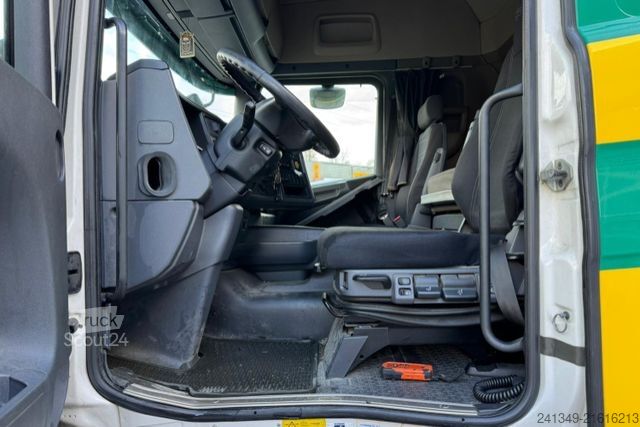 Flatbed truck with tarp SCANIA R490 4x2