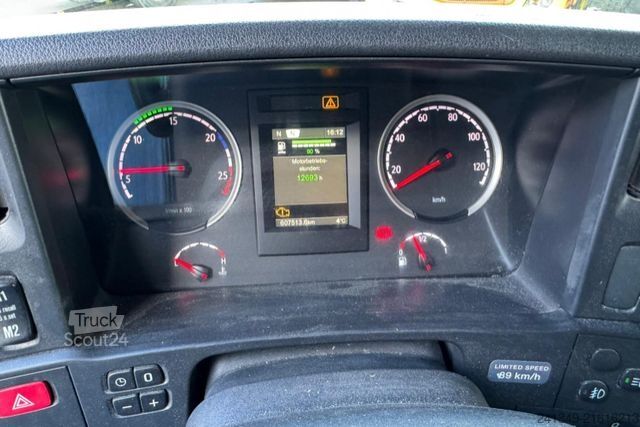 Flatbed truck with tarp SCANIA R490 4x2