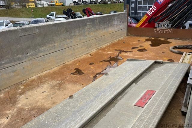 Tipper truck RENAULT Kerax 410 6x4 HMF1820-7 **38'000KM**