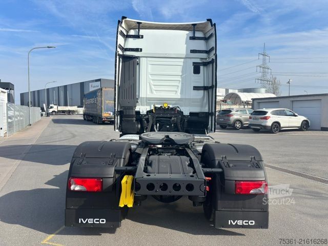 Standard tractor unit IVECO S Way 500 Retarder Doppel Tank Standklima E6