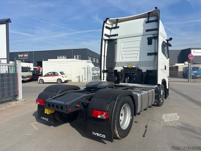 Standard tractor unit IVECO S Way 500 Retarder Doppel Tank Standklima E6