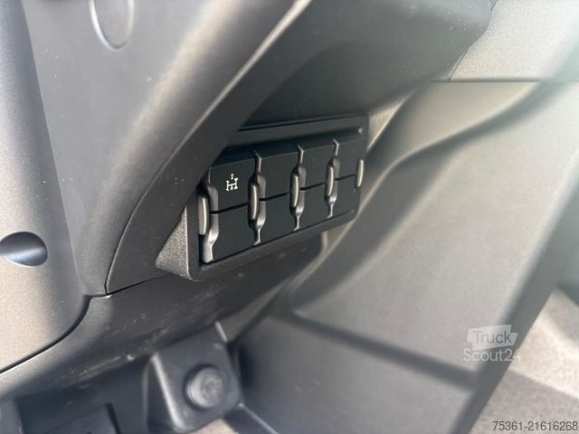 Standard tractor unit IVECO S Way 500 Retarder Doppel Tank Standklima E6