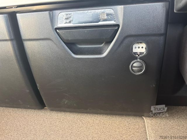 Standard tractor unit IVECO S Way 500 Retarder Doppel Tank Standklima E6