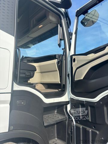 Standard tractor unit IVECO S Way 500 Retarder Doppel Tank Standklima E6