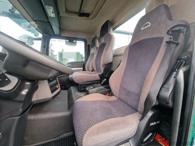 Вантажівка з відкритою платформою MAN TGL 12.250/Kran/Funk/4 Punkt/ 8800 KM neuwertig