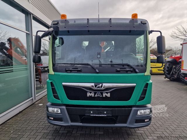 Truck mounted crane MAN TGL 12.250/Kran/Funk/4 Punkt/ 8800 KM neuwertig