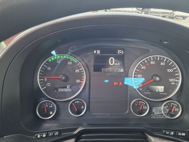 Truck mounted crane MAN TGL 12.250/Kran/Funk/4 Punkt/ 8800 KM neuwertig