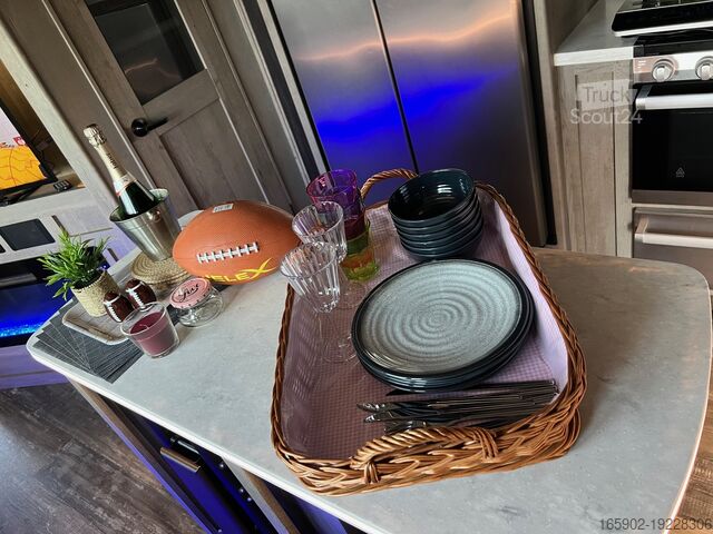 Caravan/camper Keystone Raptor USA Wohnauflieger Pick Up