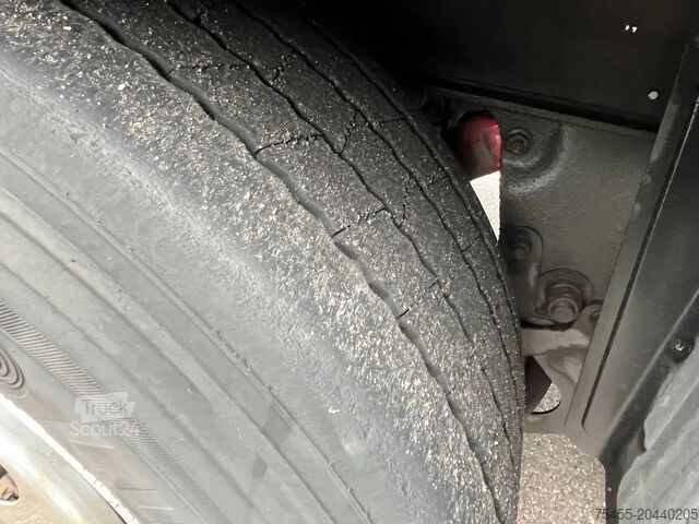 čemodāns SCHMITZ CARGOBULL SCB*S3B - Dhollandia 2.000kg - 65.132