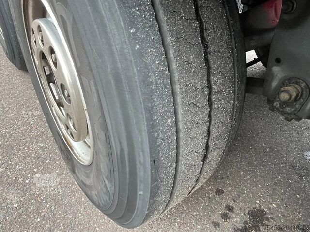 čemodāns SCHMITZ CARGOBULL SCB*S3B - Dhollandia 2.000kg - 65.132