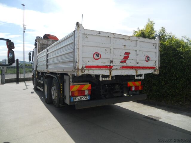 Camion cu macara și benă basculantă trilaterală Mercedes-Benz Actros 2548