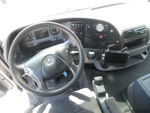 Camion cu macara și benă basculantă trilaterală Mercedes-Benz Actros 2548