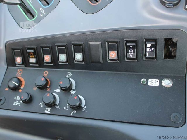 Tractor KUBOTA M135 GX