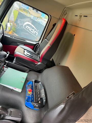 Āķa konteineru automašīna VOLVO FMX 460 6x4 liftachse Abrollkipper KRAN 13m FUNK