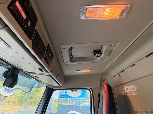 Kravas automašīnai uzstādīts celtnis VOLVO FMX 460 6x4 liftachse Abrollkipper KRAN 13m FUNK