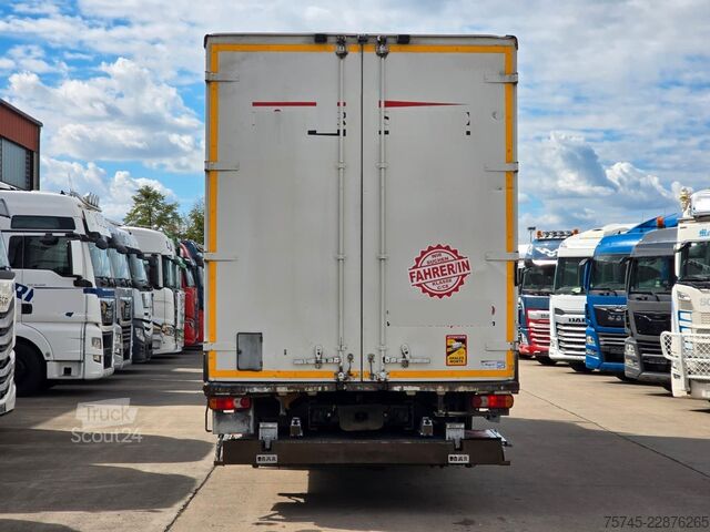 Kuorma-auto umpikorilla VOLVO FL 280*FALTWANDKOFFER*TEMP*1.5T LBW* SCHLAFKAB