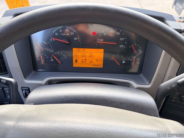 Kuorma-auto umpikorilla VOLVO FL 280*FALTWANDKOFFER*TEMP*1.5T LBW* SCHLAFKAB