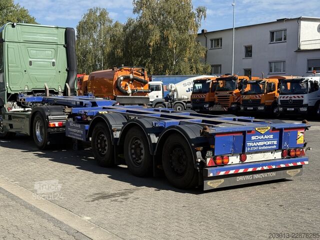 Maināmās virsbūves puspiekabe BROSHUIS MFCC-HD L2C8 Containerauflieger